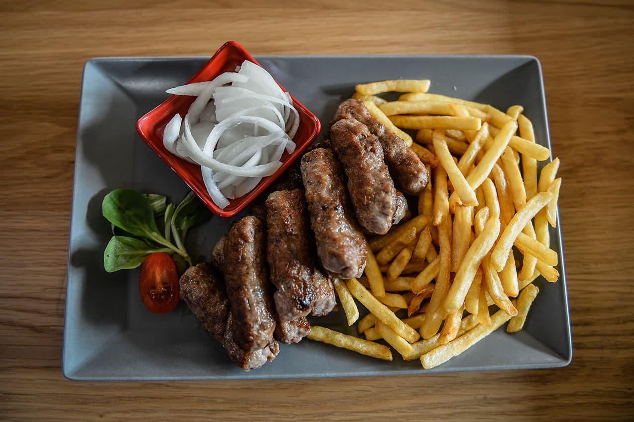 Apis ćevapi