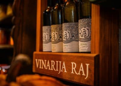 Vinarija i vinska ponuda Apisa
